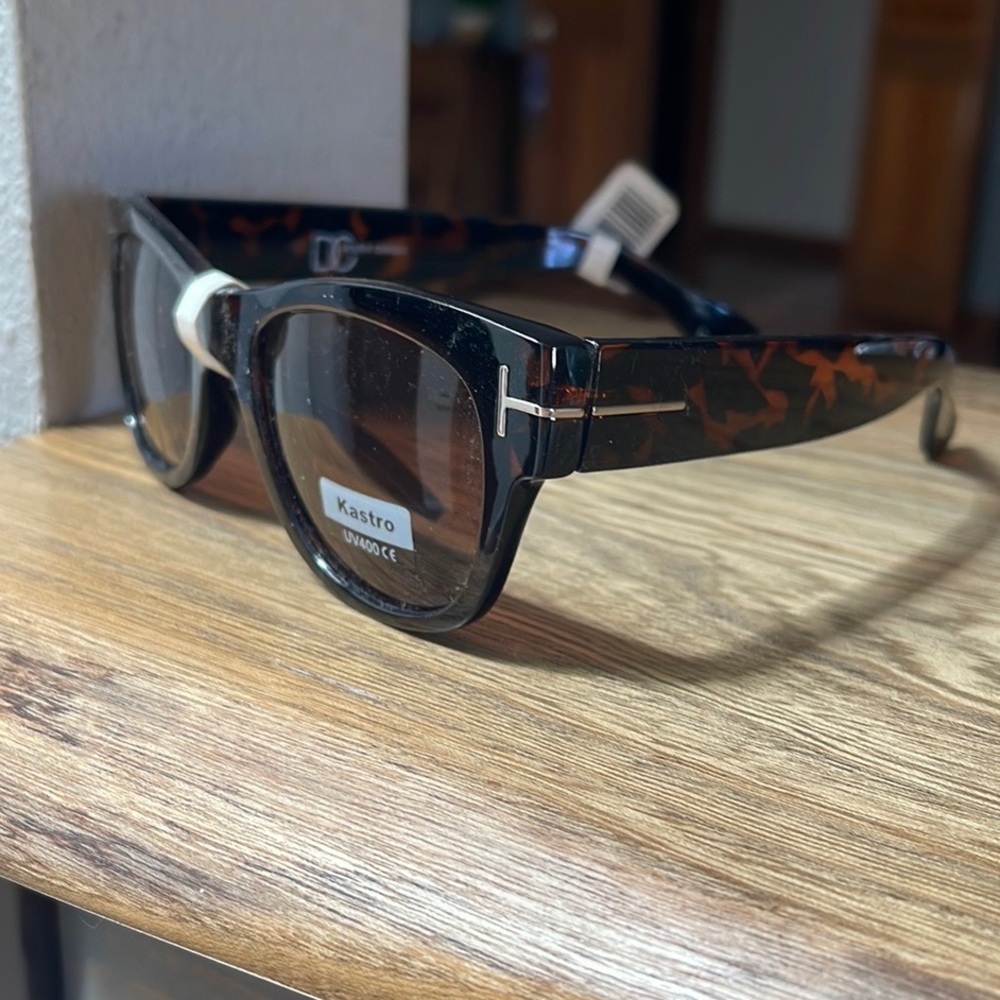 NWT Dazed & Confused Hot Topic UV400 Sunglasses